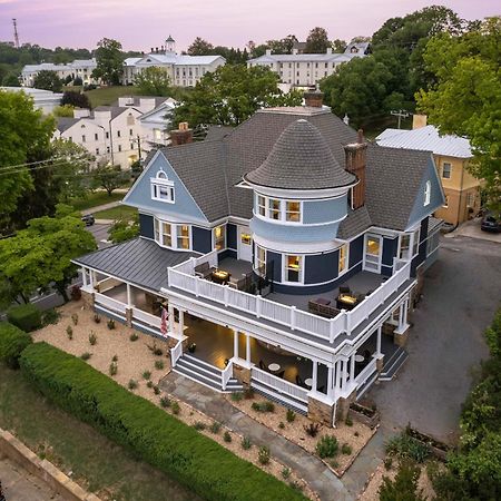 The Historic Berkeley Place Staunton Extérieur photo